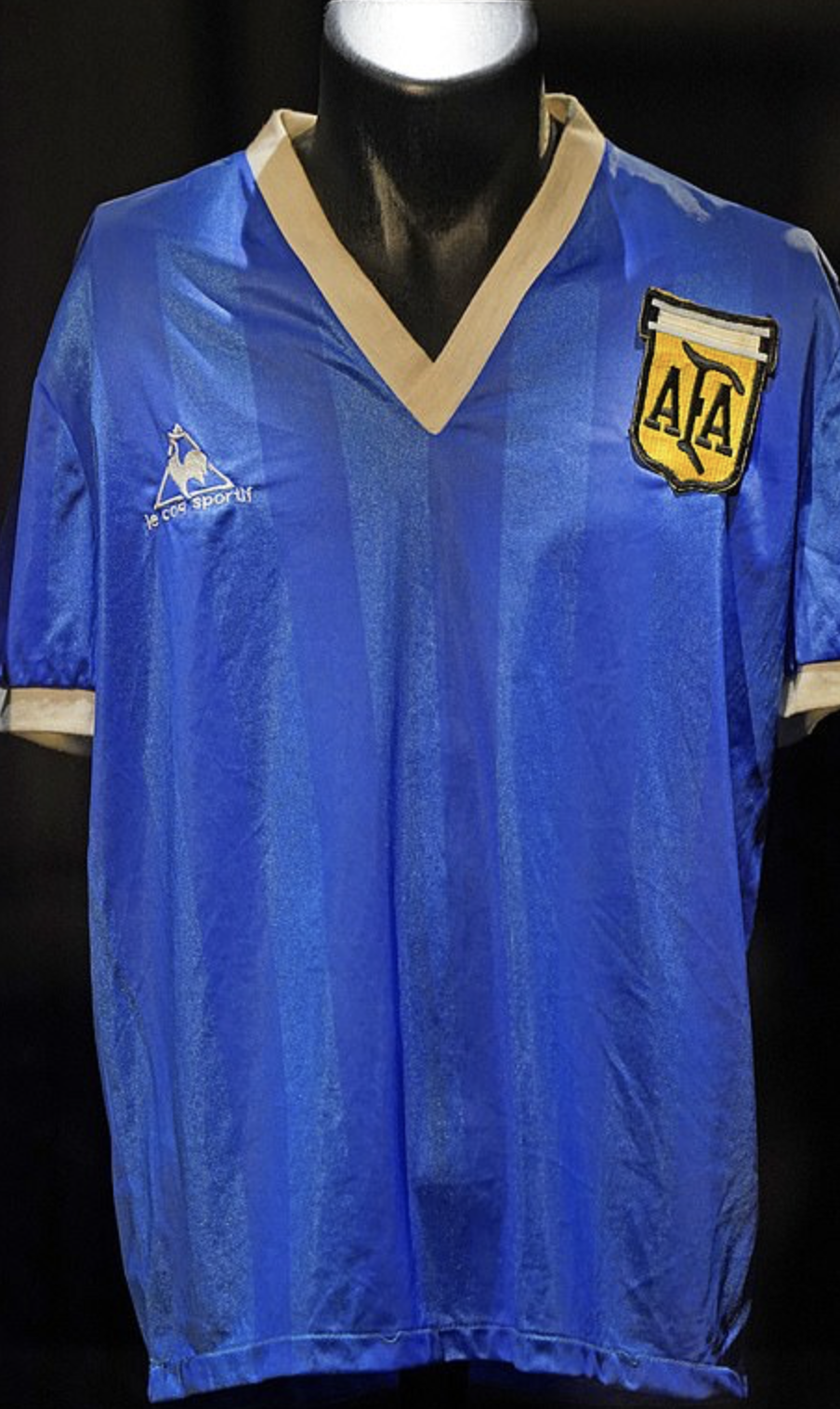 Maradona’s ‘Hand of God’ jersey sells for record price – VAMOS