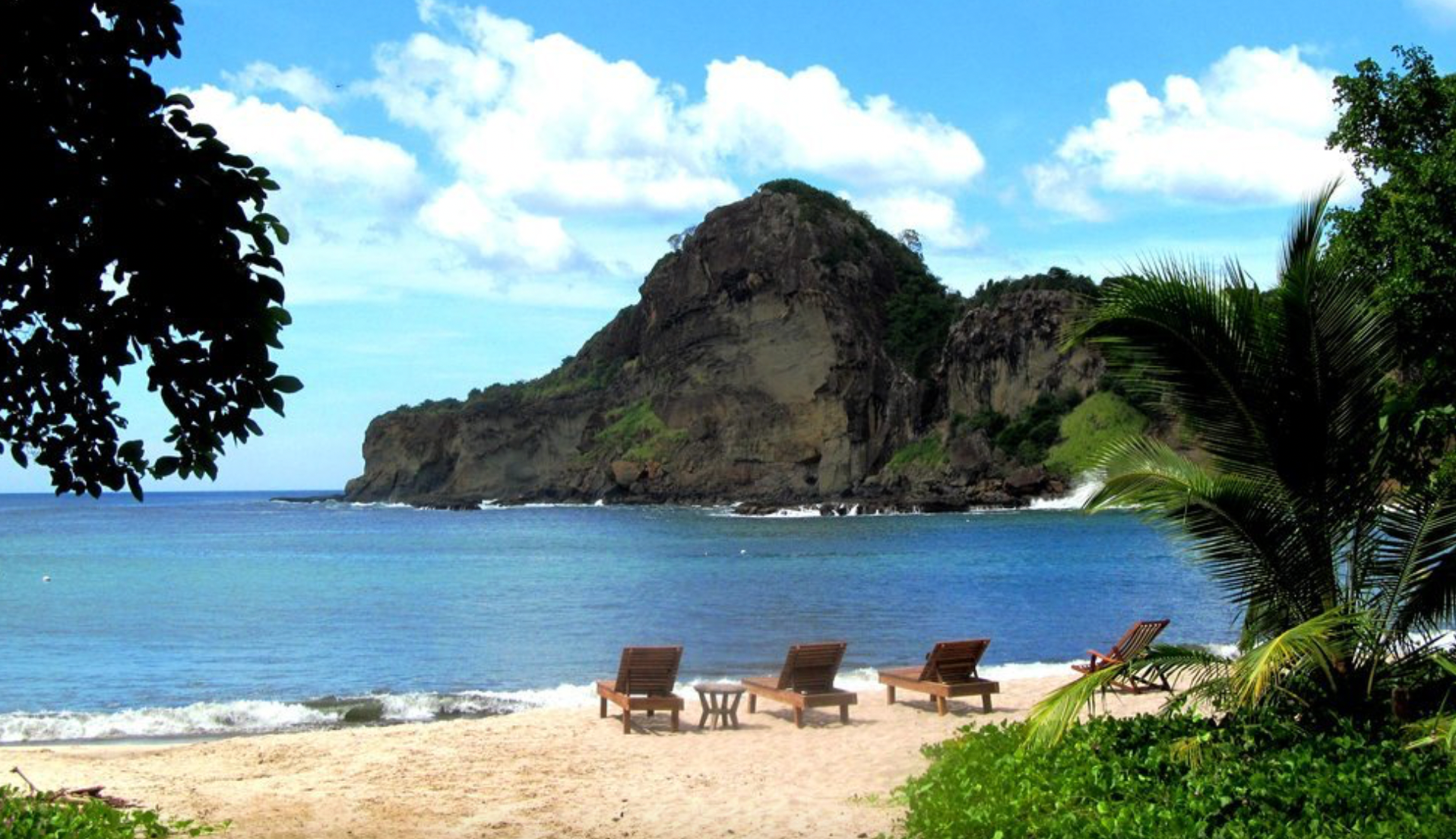 4 Latin american countries where you can afford to retire by the beach