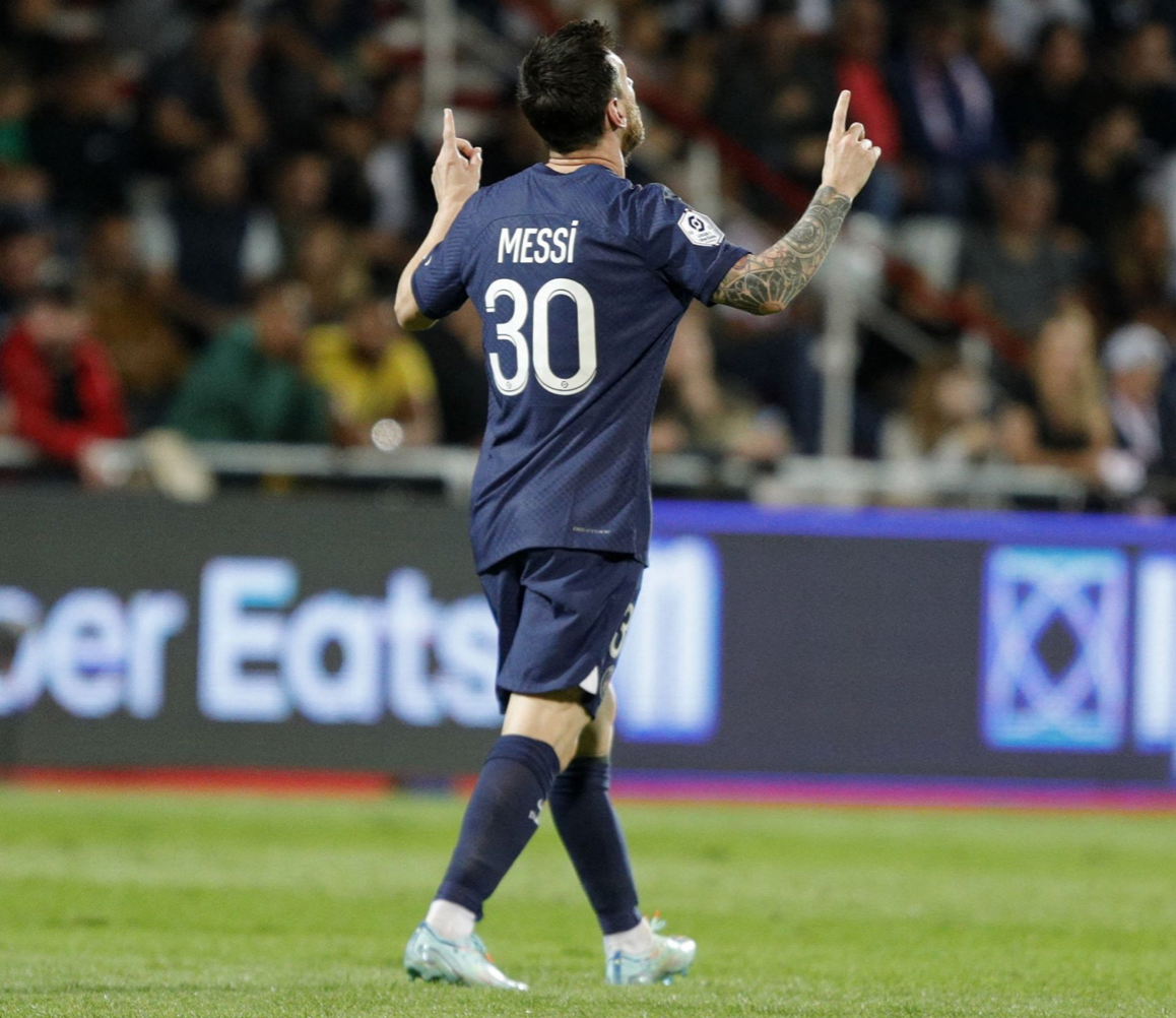 messi continues to break records