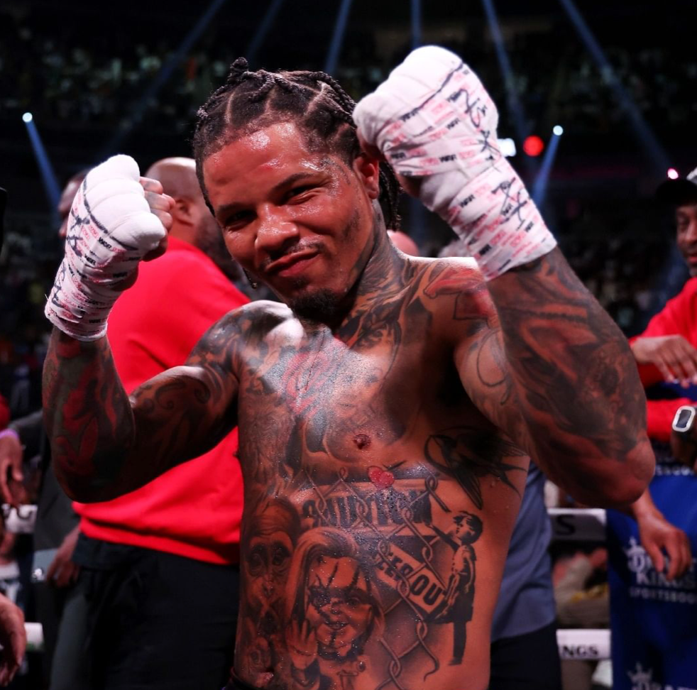 Davis Knocks Out Garcia in the 7th Round