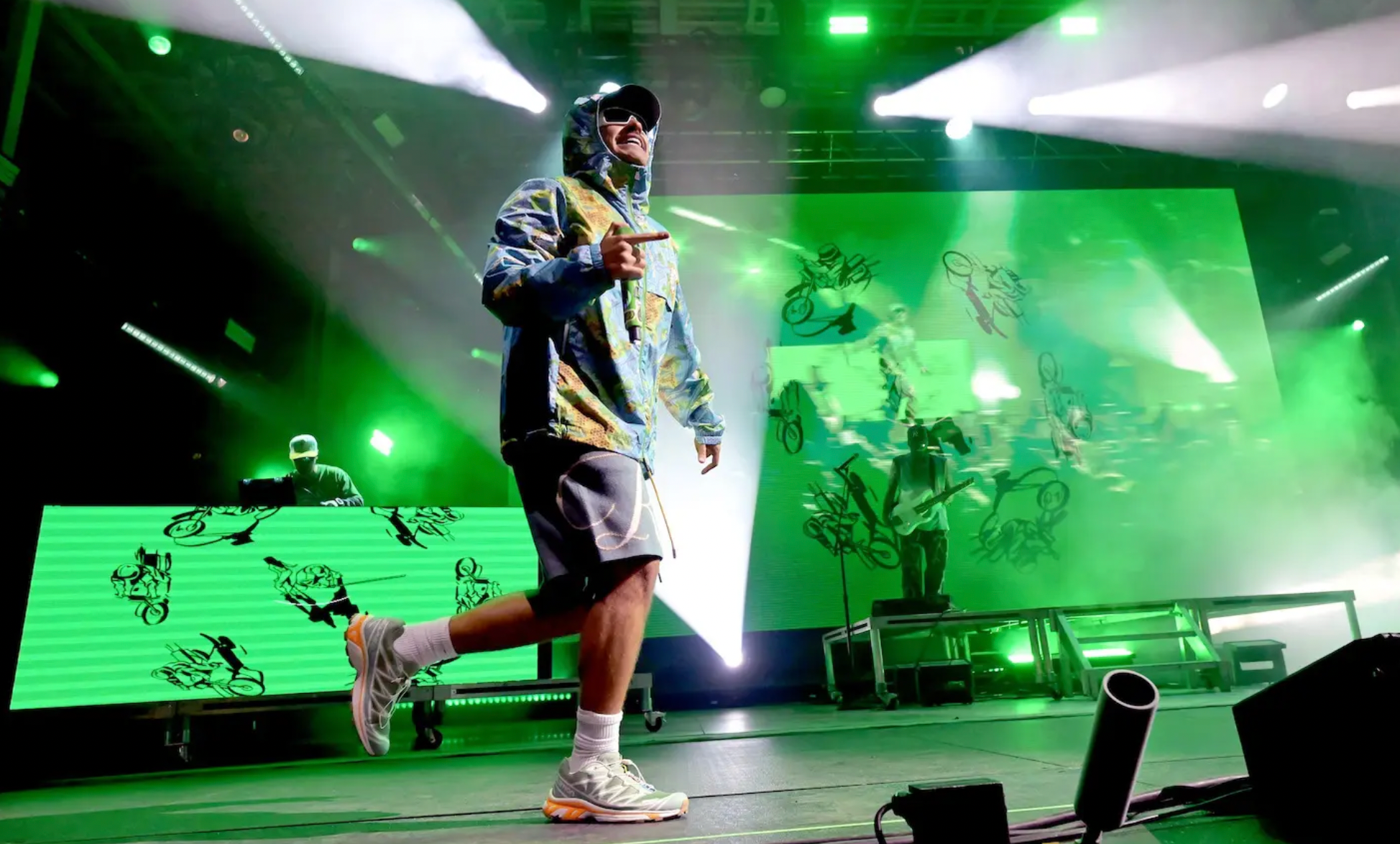 Feid Returns with Electrifying New Single ‘Mxfix G5’