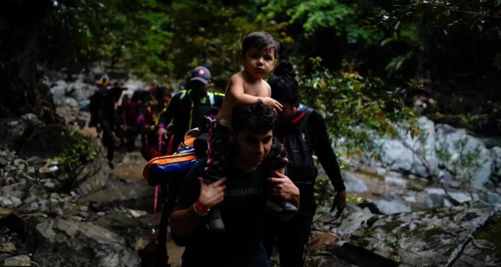 Darién Gap: Record number of migrants risk jungle crossing