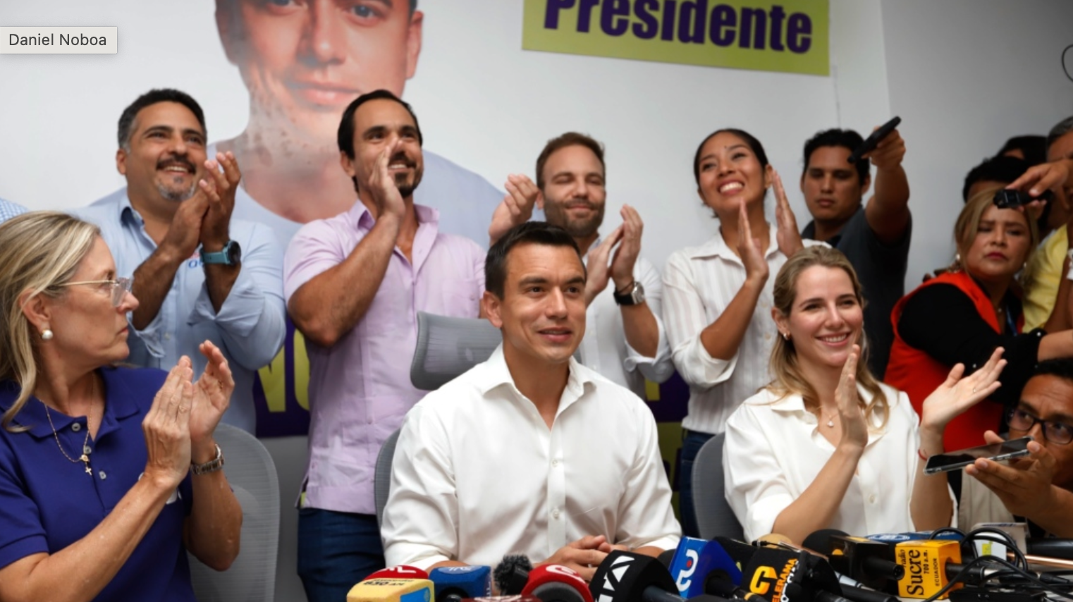 Son of banana tycoon in Ecuador advances to presidential run-off election