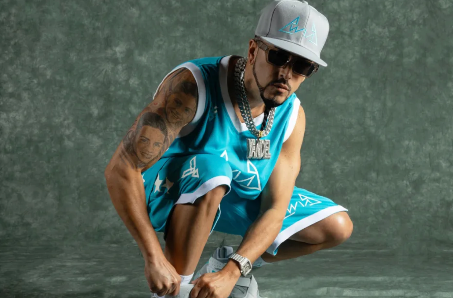 Yandel & Ewing Athletics team up for historic, limited-edition sneake &hellip;