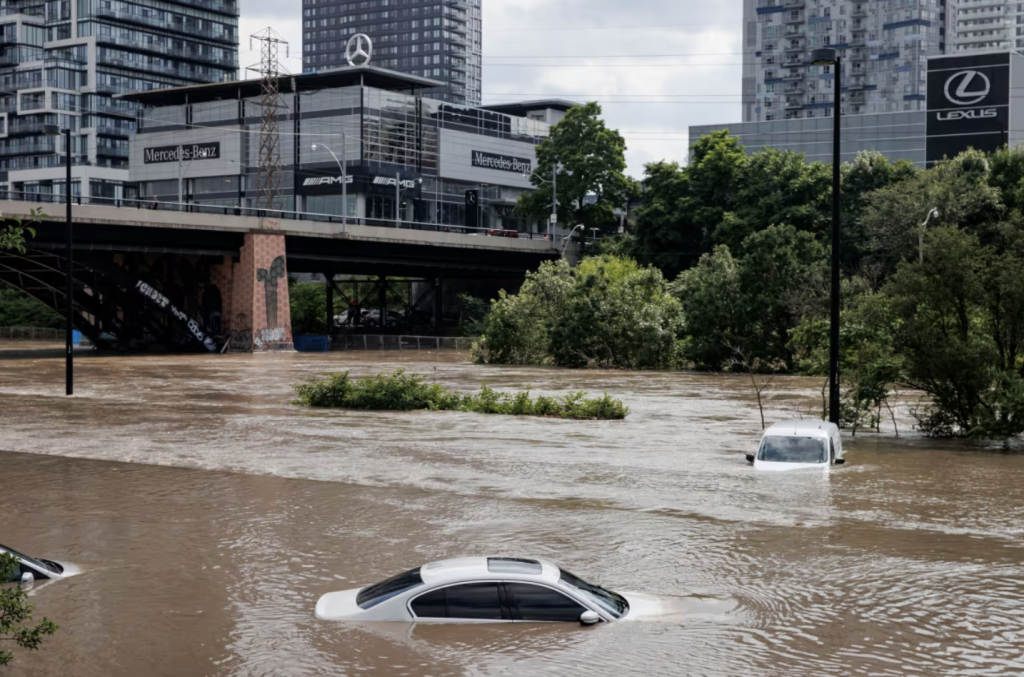 Severe Storm Causes Flooding Major Power Outages In Toronto Barrio