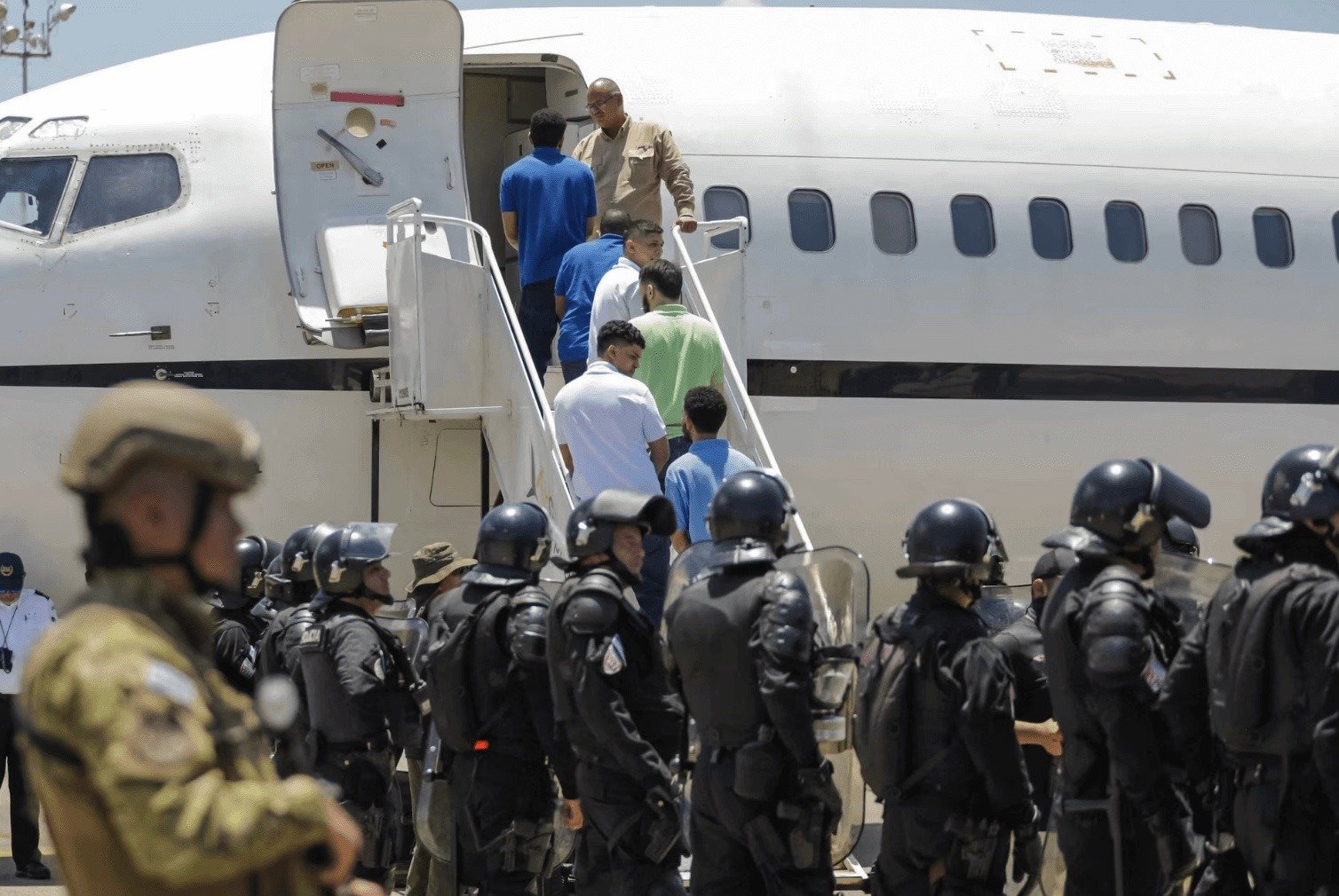 Venezuela Targets El Salvador Officials Over Prisoner Abuse Allegations Ami &hellip;