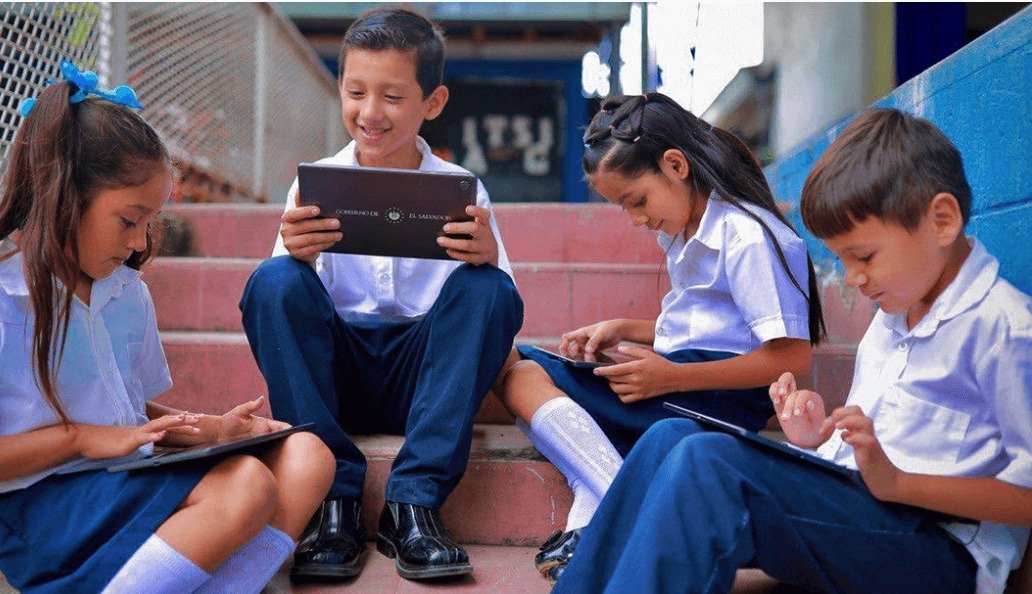 El Salvador Bans Inclusive Language in Public Schools