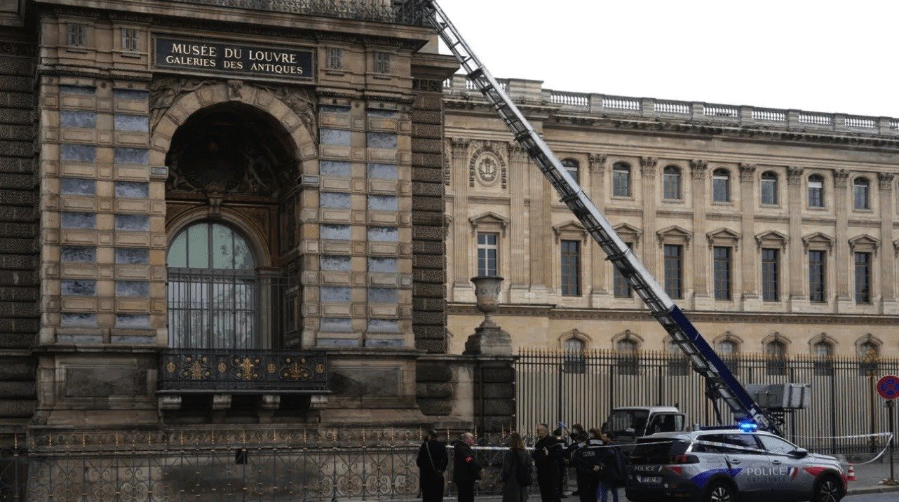 The Great Louvre Heist: Priceless Jewels Stolen in a Bold Paris Robbery