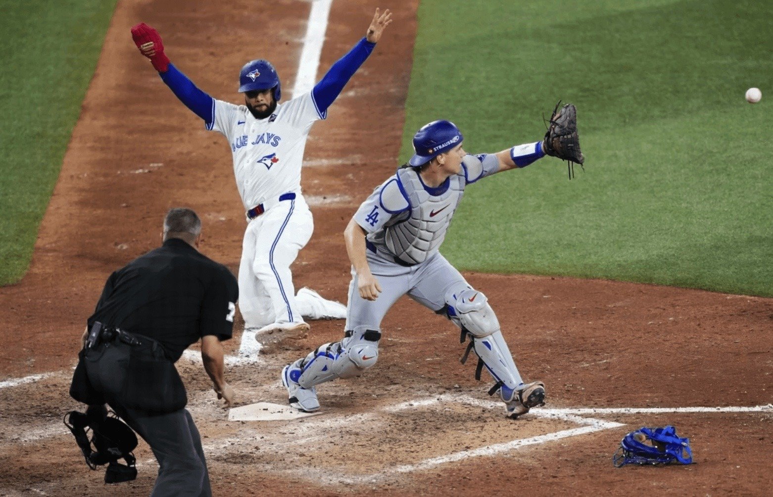 Heartbreak at Home: Blue Jays Fall in Extra-Inning Game 7 Classic