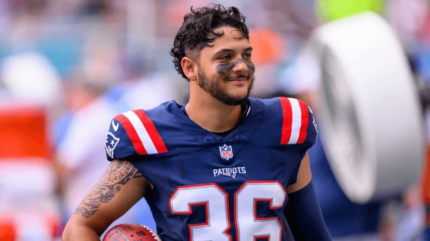 Andres Borregales Makes History as First Venezuelan in the Super Bowl