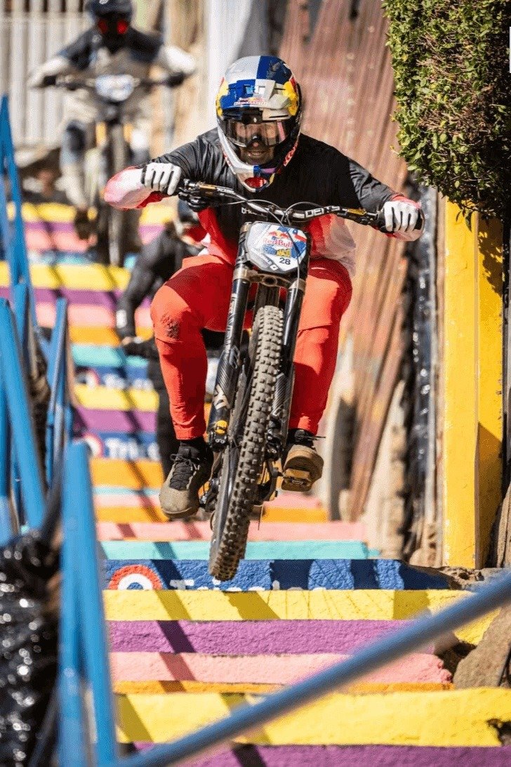 Colombian Star Holguín Claims Historic Victory at World’s Biggest Urban  &hellip;